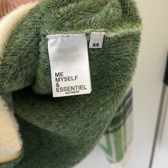 Essential Antwerp Sweater - Picture 7 of 7